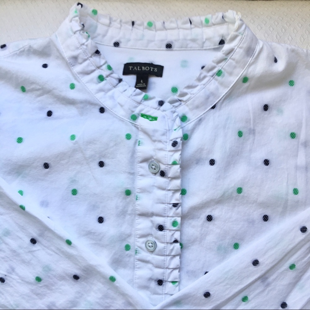 Fresh Talbots Swiss dot pullover style top!!☘️ - Picture 2 of 12